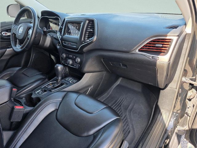 Used 2019 Jeep Cherokee Latitude Plus w/ Comfort/Convenience Group FWD image 41