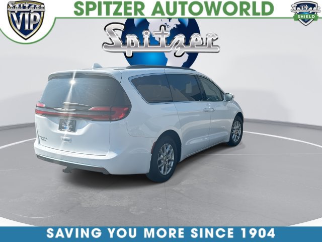 Used 2022 Chrysler Pacifica Touring-L FWD image 10