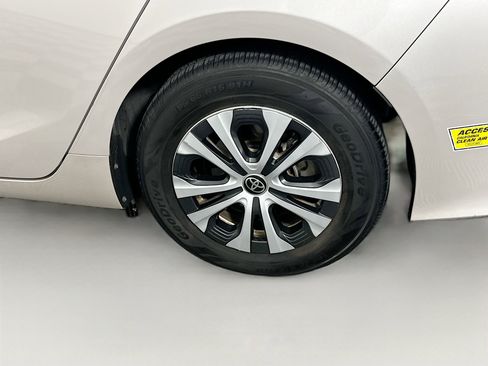 Used 2021 Toyota Prius Prime XLE FWD image 11
