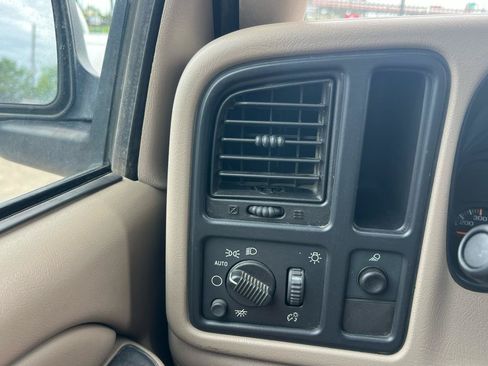Used 2005 Chevrolet Silverado 2500 LS AWD/4WD image 42
