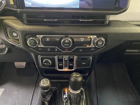 Used 2026 Jeep Wrangler Sport image 42