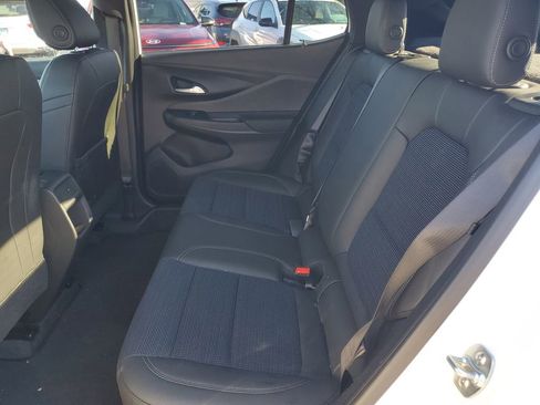 Used 2025 Buick Envista Preferred image 24