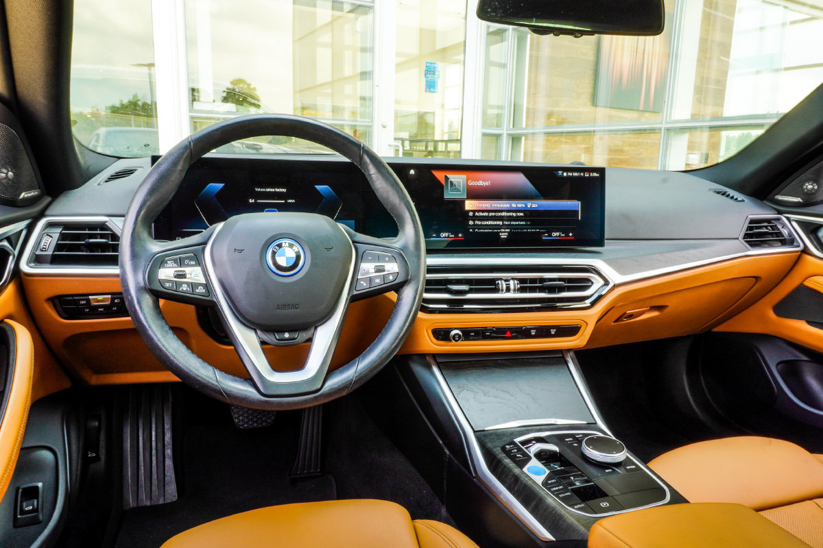Used 2023 BMW i4 eDrive35 RWD image 16