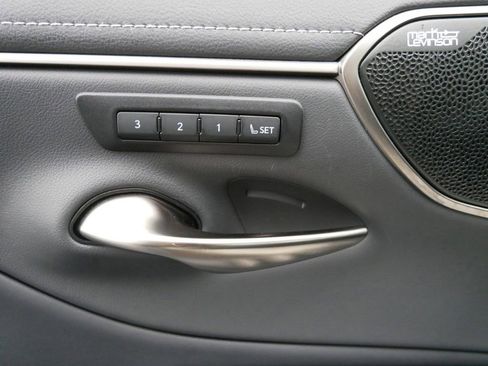 Certified 2025 Lexus ES 300h Ultra Luxury w/ Accessory Package (Z2) image 16