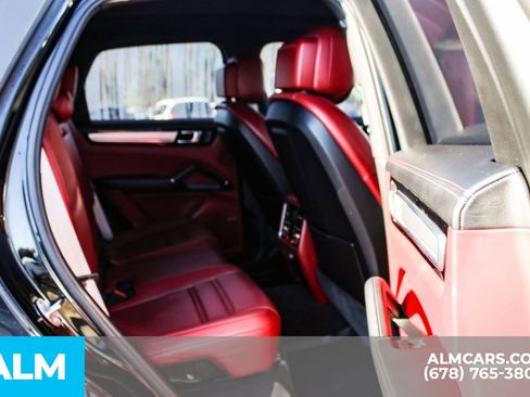 Used 2023 Porsche Cayenne S Platinum w/ Premium Package Plus image 18