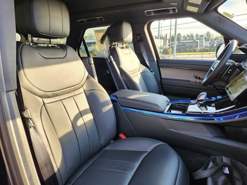New 2026 Land Rover Range Rover Sport SE AWD/4WD image 12