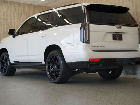 Used 2021 Cadillac Escalade Sport Platinum AWD/4WD image 7