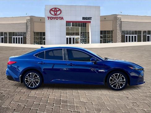 Used 2026 Toyota Camry XLE image 9