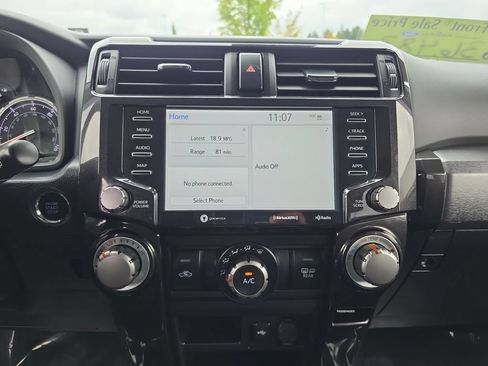 Used 2021 Toyota 4Runner TRD Off-Road AWD/4WD image 26