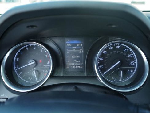 Used 2019 Toyota Camry SE image 6