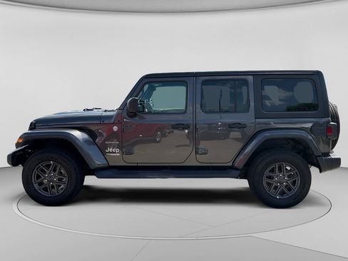 Used 2020 Jeep Wrangler Unlimited Sahara AWD/4WD image 6