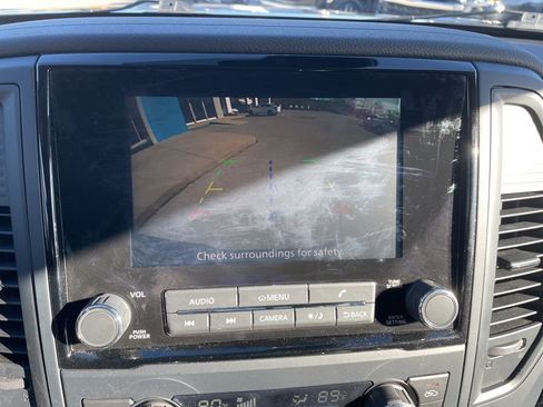 Used 2024 Nissan Titan SV w/ SV Convenience Package image 11