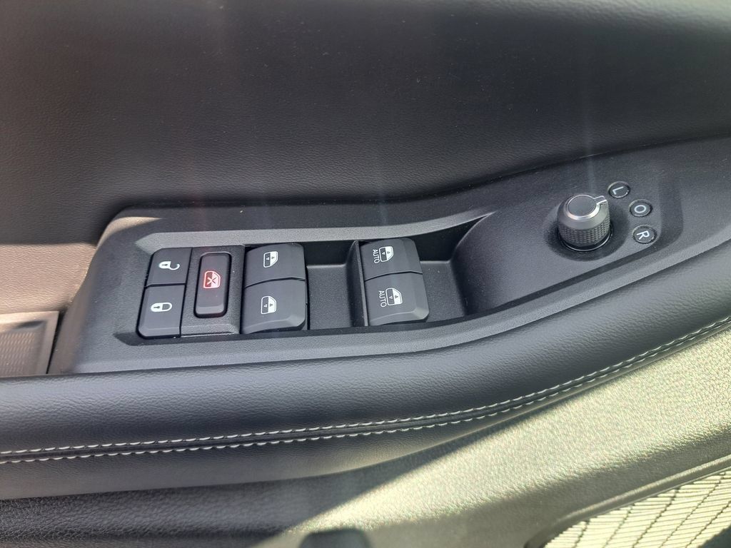 Certified 2025 Jeep Grand Cherokee Laredo X AWD/4WD image 27