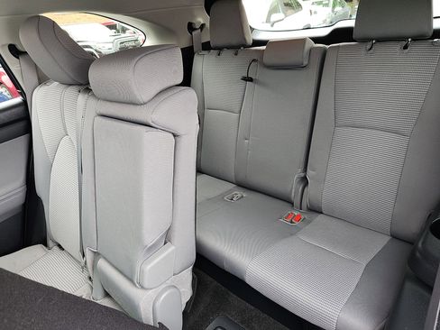 Certified 2024 Toyota Highlander LE FWD image 24