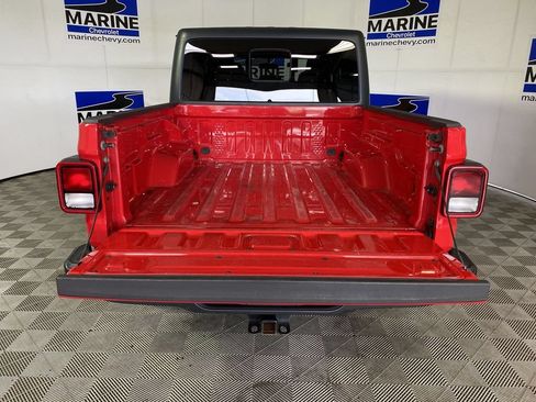 Used 2021 Jeep Gladiator Sport AWD/4WD image 31