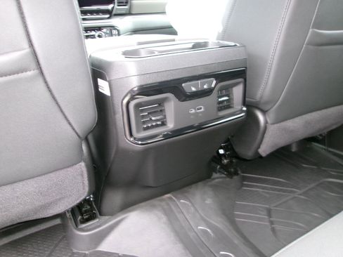 New 2026 Chevrolet Silverado 2500 ZR2 image 16