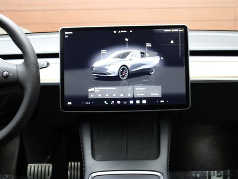 Used 2022 Tesla Model Y Performance image 24