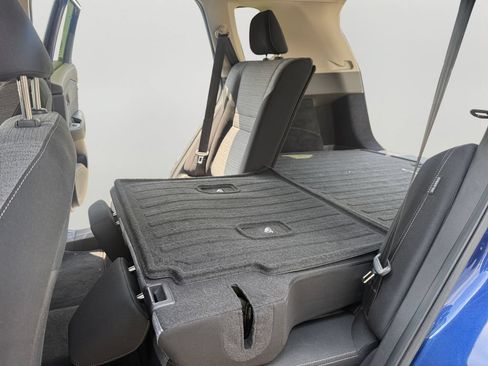 Used 2023 Nissan Rogue SV FWD image 25