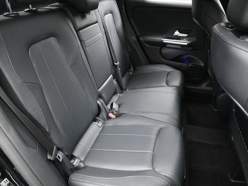 Used 2022 Mercedes-Benz GLA 250 4MATIC w/ Premium Package image 29