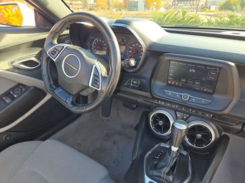 Used 2020 Chevrolet Camaro LT image 9