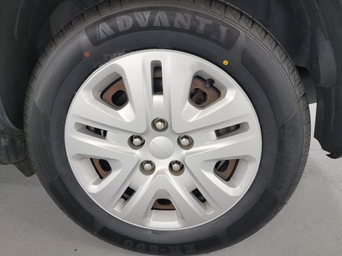 Used 2019 Dodge Journey SE FWD image 11