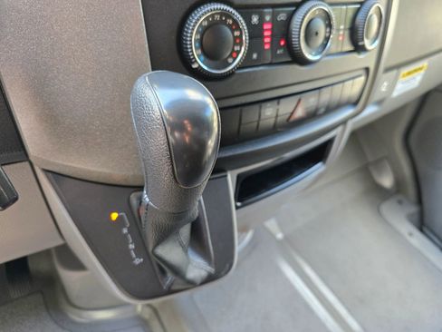 Used 2012 Mercedes-Benz Sprinter 2500 image 18