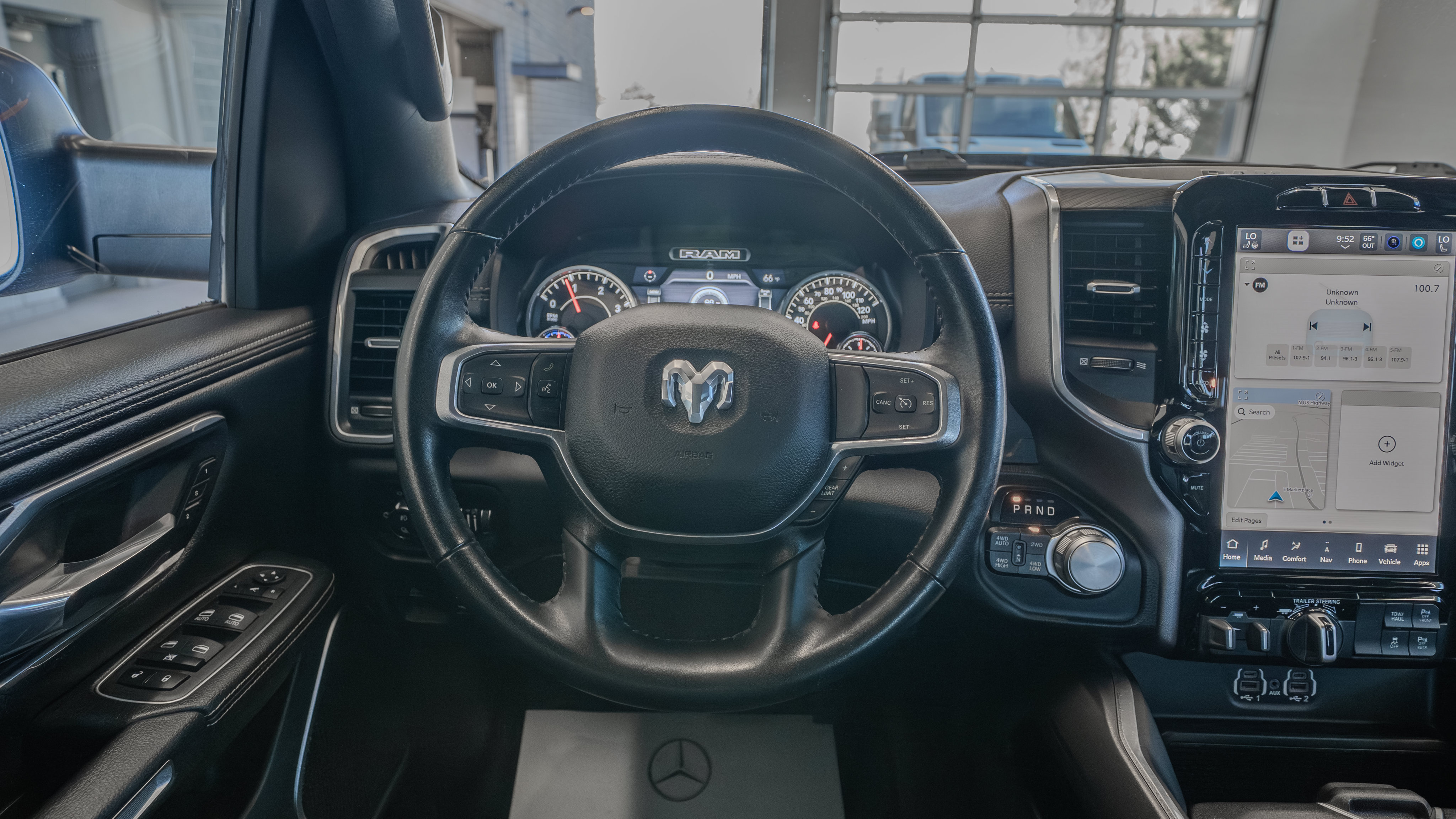Used 2023 RAM 1500 Laramie AWD/4WD image 9
