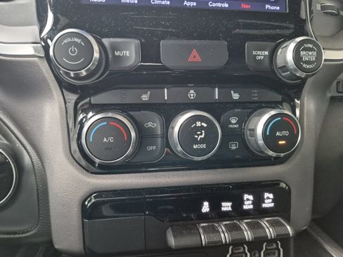Used 2019 RAM 1500 Big Horn RWD image 16