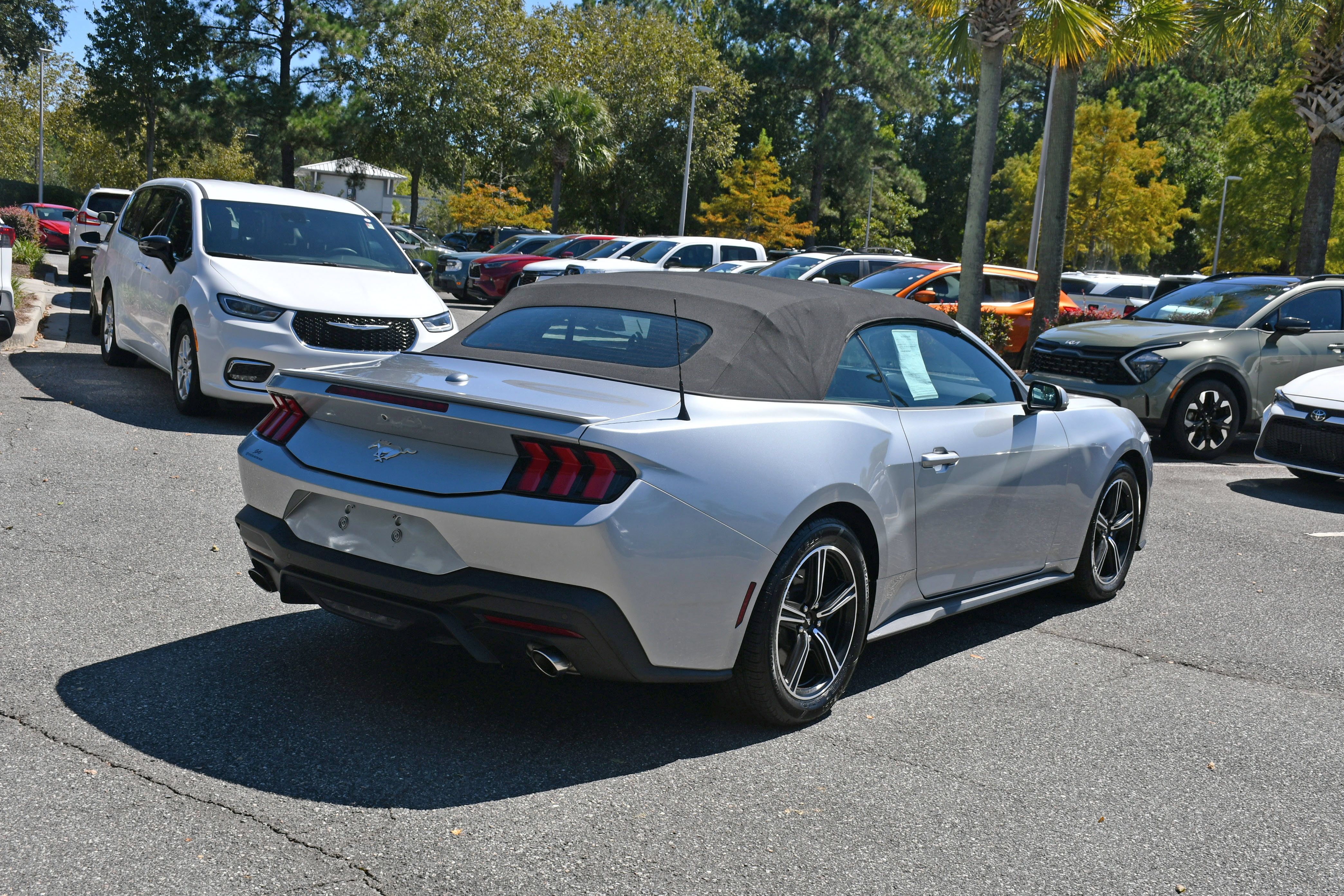 Used 2025 Ford Mustang Premium RWD image 4
