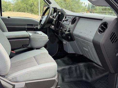 Used 2016 Ford F250 XL w/ Power Equipment Group RWD image 8
