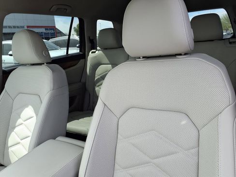 New 2026 Volkswagen Atlas SE image 8