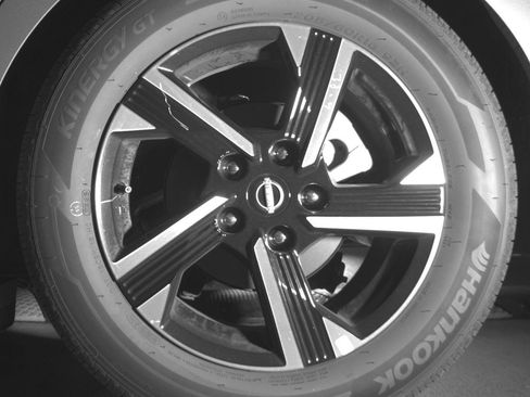 Used 2025 Nissan Sentra SV image 14