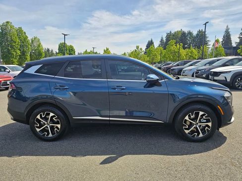 Used 2023 Kia Sportage EX AWD/4WD image 4