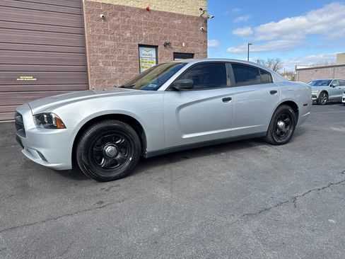 Used 2011 Dodge Charger Police w/ Convenience Group I image 2