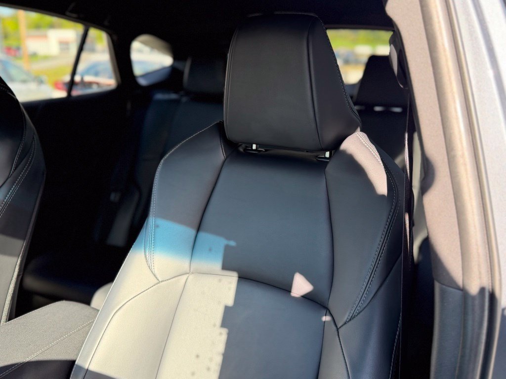 Certified 2024 Toyota Venza XLE AWD/4WD image 11