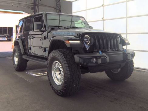 Used 2023 Jeep Wrangler Unlimited Rubicon 4xe w/ Cold Weather Group AWD/4WD image 3