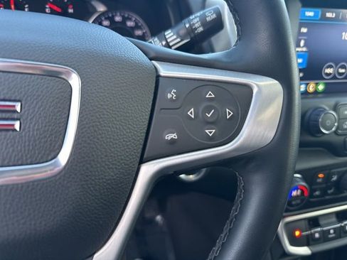Used 2024 GMC Terrain SLT image 19