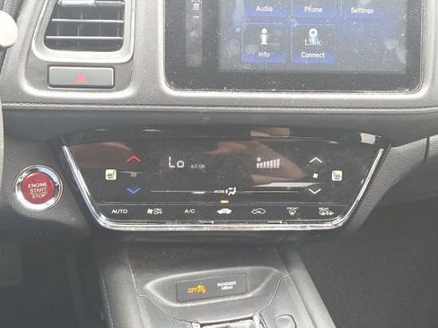 Used 2018 Honda HR-V EX image 29