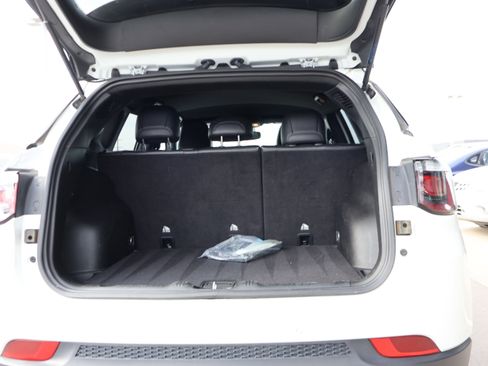 Used 2023 Jeep Compass Trailhawk image 17