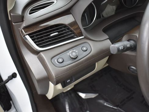 Used 2017 Buick LaCrosse Essence image 11
