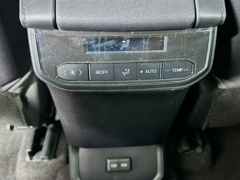 Used 2023 Toyota Highlander L FWD image 25