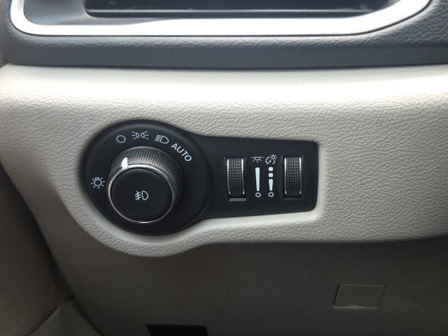 Used 2022 Chrysler Pacifica Touring-L FWD image 31