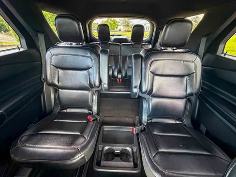 Used 2020 Ford Explorer XLT w/ Equipment Group 202A AWD/4WD image 19