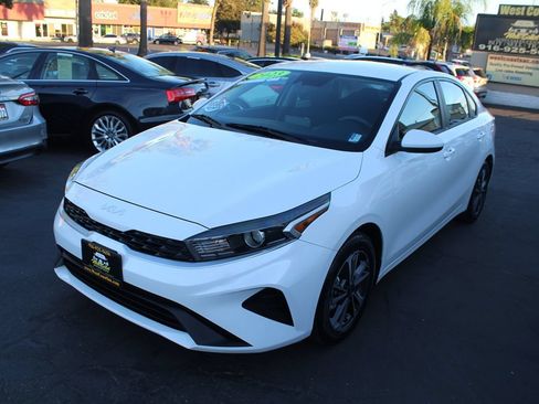 Used 2023 Kia Forte LXS FWD image 4