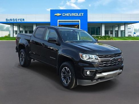 Used 2021 Chevrolet Colorado Z71 w/ Safety Package AWD/4WD image 3