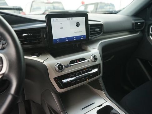Used 2022 Ford Explorer XLT RWD image 28