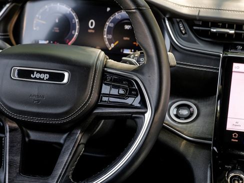 Used 2022 Jeep Grand Cherokee Overland image 28