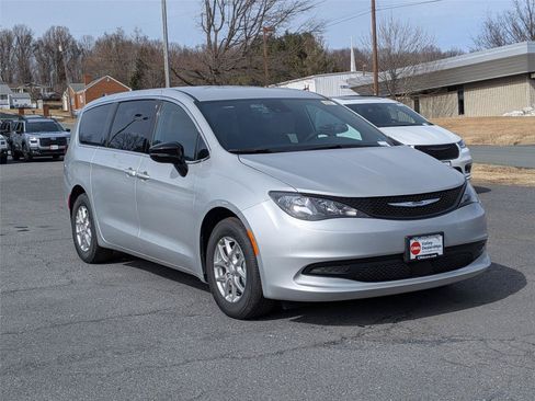 New 2026 Chrysler Voyager LX FWD image 3