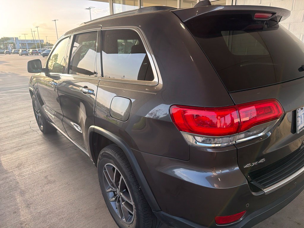 Used 2017 Jeep Grand Cherokee Limited AWD/4WD image 5