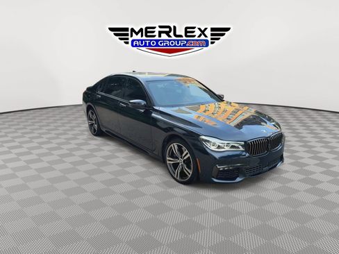 Used 2019 BMW 750i w/ M Sport Package RWD image 2